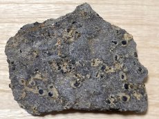 画像2: 岩手県産母岩付きサファイアコランダム (2)